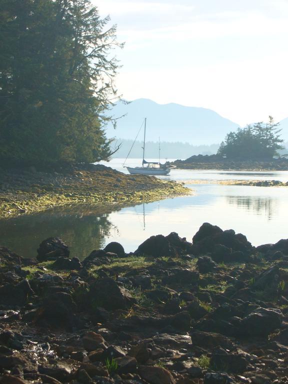 203 At Water'S Edge Apartment Ucluelet Cameră foto